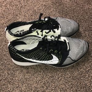 Nike flyinit racer size 12